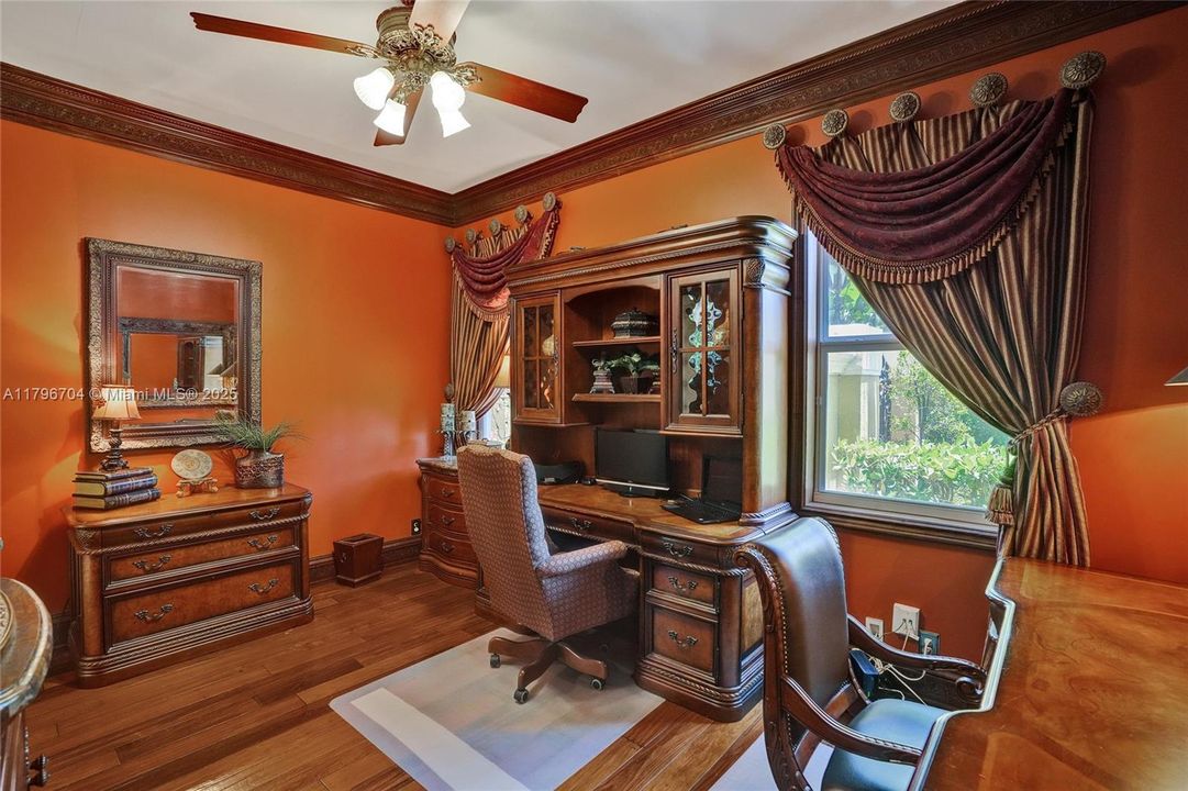 最近售出: $1,748,800 (6 贝兹, 5 浴室, 4962 平方英尺)