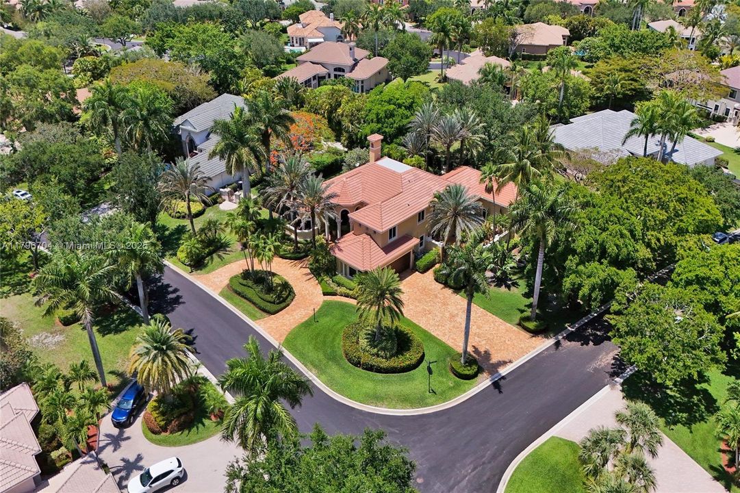 最近售出: $1,748,800 (6 贝兹, 5 浴室, 4962 平方英尺)