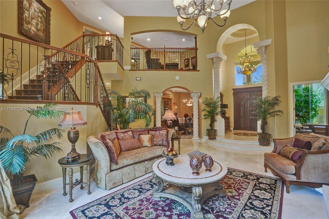 最近售出: $1,748,800 (6 贝兹, 5 浴室, 4962 平方英尺)