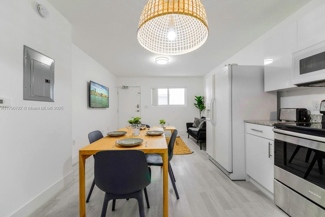 Recently Rented: $1,900 (1 beds, 1 baths, 16054 Square Feet)