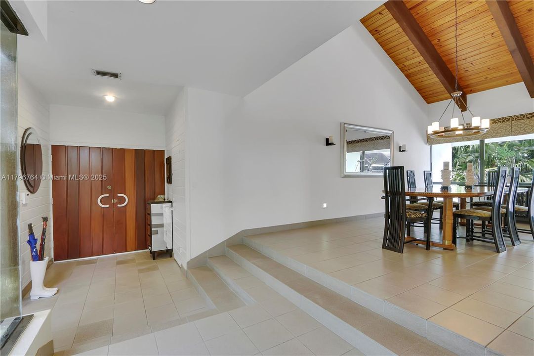 For Sale: $1,750,000 (4 beds, 3 baths, 3248 Square Feet)
