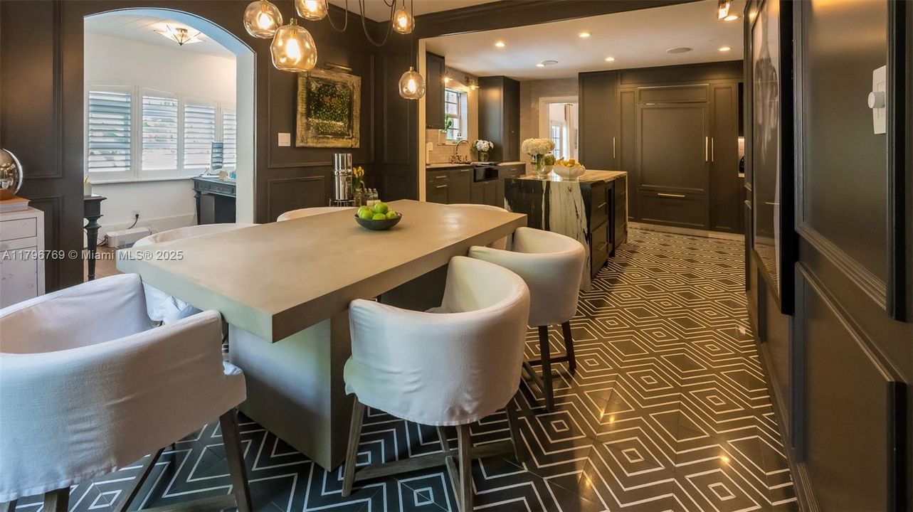 Recently Sold: $4,000,004 (4 beds, 3 baths, 2629 Square Feet)