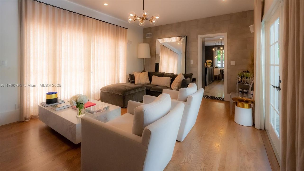 Recently Sold: $4,000,004 (4 beds, 3 baths, 2629 Square Feet)