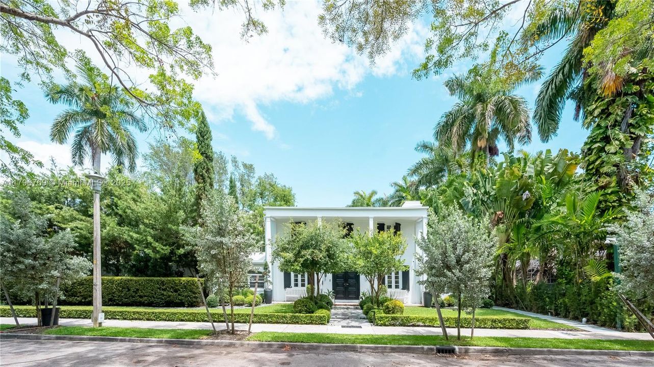 Recently Sold: $4,000,004 (4 beds, 3 baths, 2629 Square Feet)