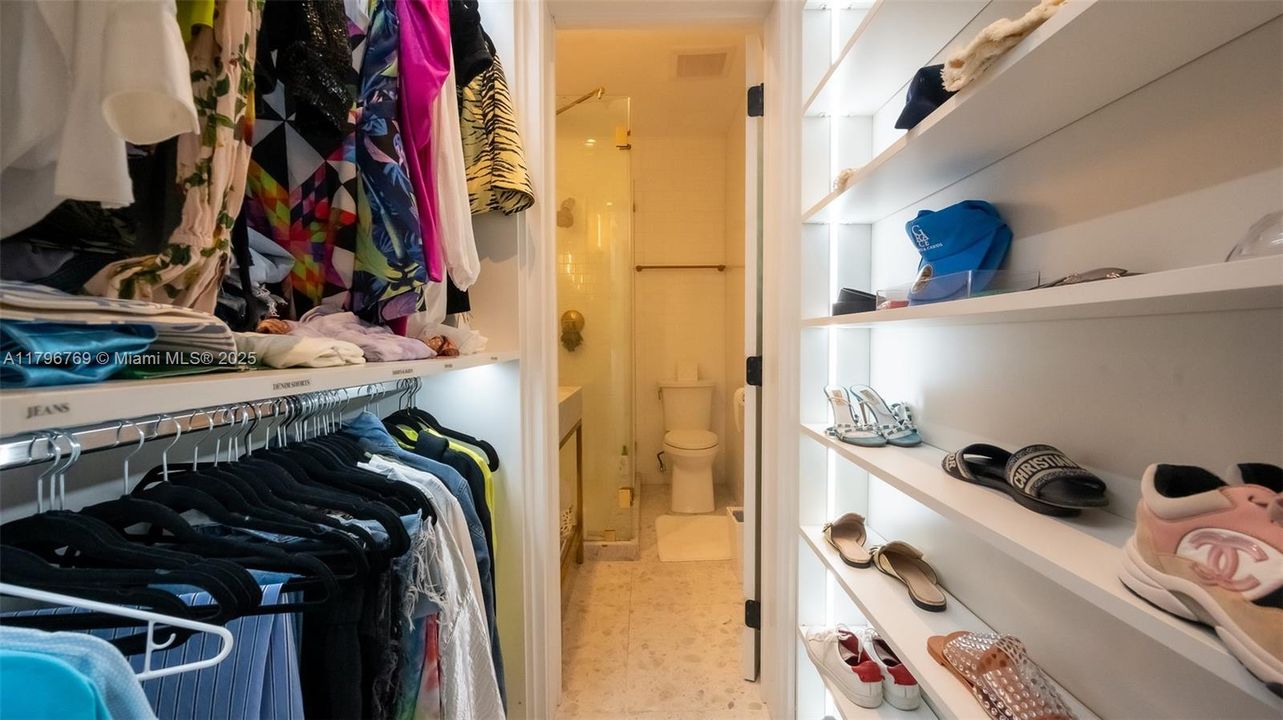 Recently Sold: $4,000,004 (4 beds, 3 baths, 2629 Square Feet)