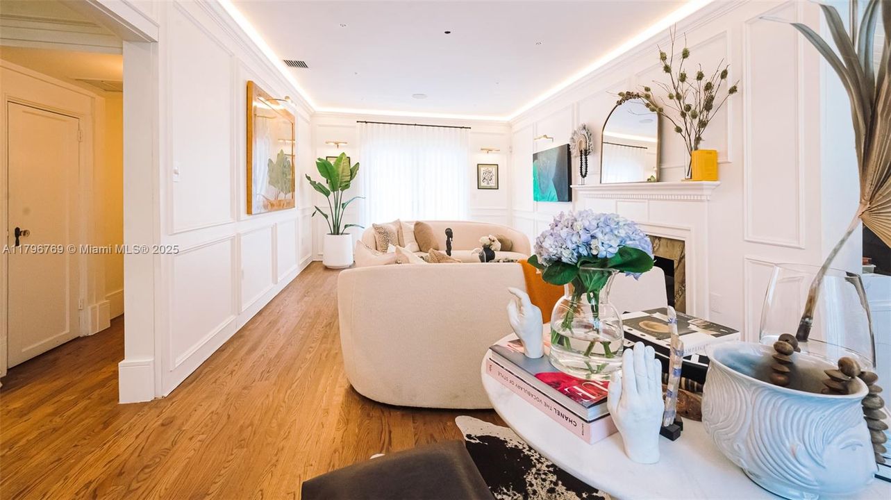 Recently Sold: $4,000,004 (4 beds, 3 baths, 2629 Square Feet)