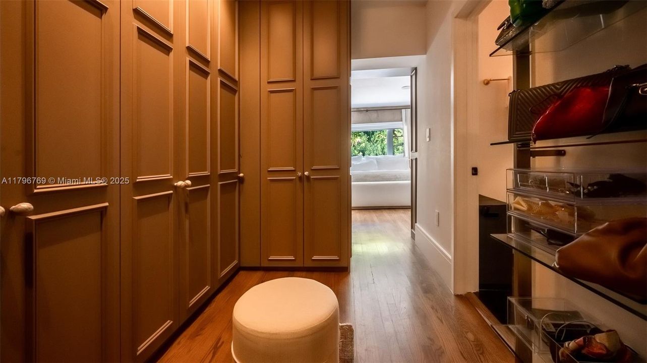 Recently Sold: $4,000,004 (4 beds, 3 baths, 2629 Square Feet)