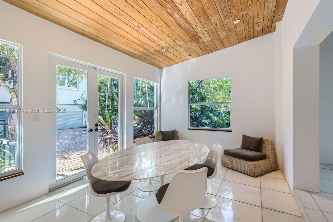 En Venta: $4,995,000 (7 camas, 6 baños, 4821 Pies cuadrados)