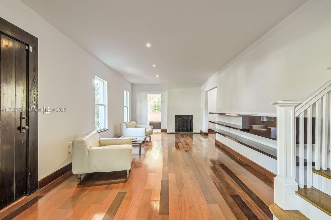 En Venta: $4,995,000 (7 camas, 6 baños, 4821 Pies cuadrados)