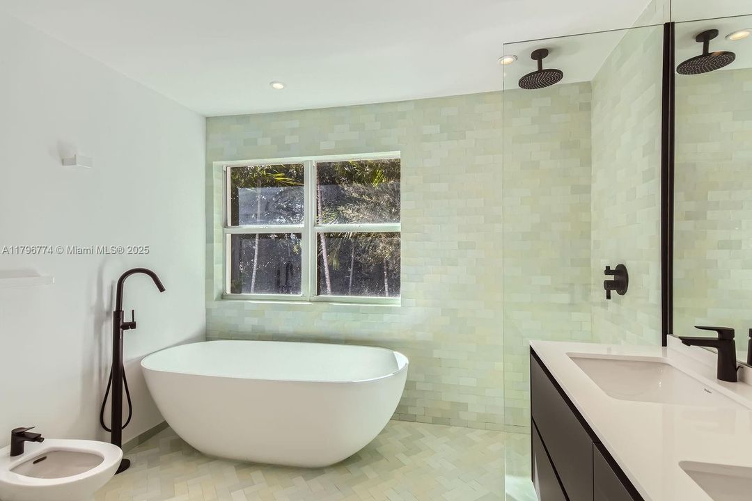En Venta: $4,995,000 (7 camas, 6 baños, 4821 Pies cuadrados)