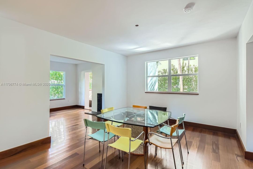 En Venta: $4,995,000 (7 camas, 6 baños, 4821 Pies cuadrados)