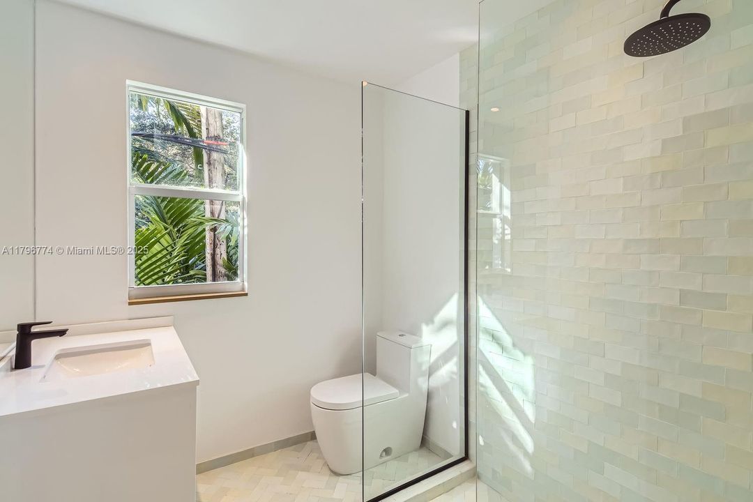 En Venta: $4,995,000 (7 camas, 6 baños, 4821 Pies cuadrados)