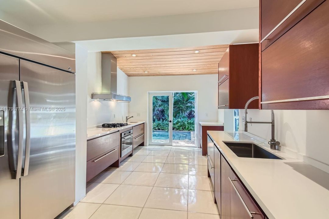 En Venta: $4,995,000 (7 camas, 6 baños, 4821 Pies cuadrados)