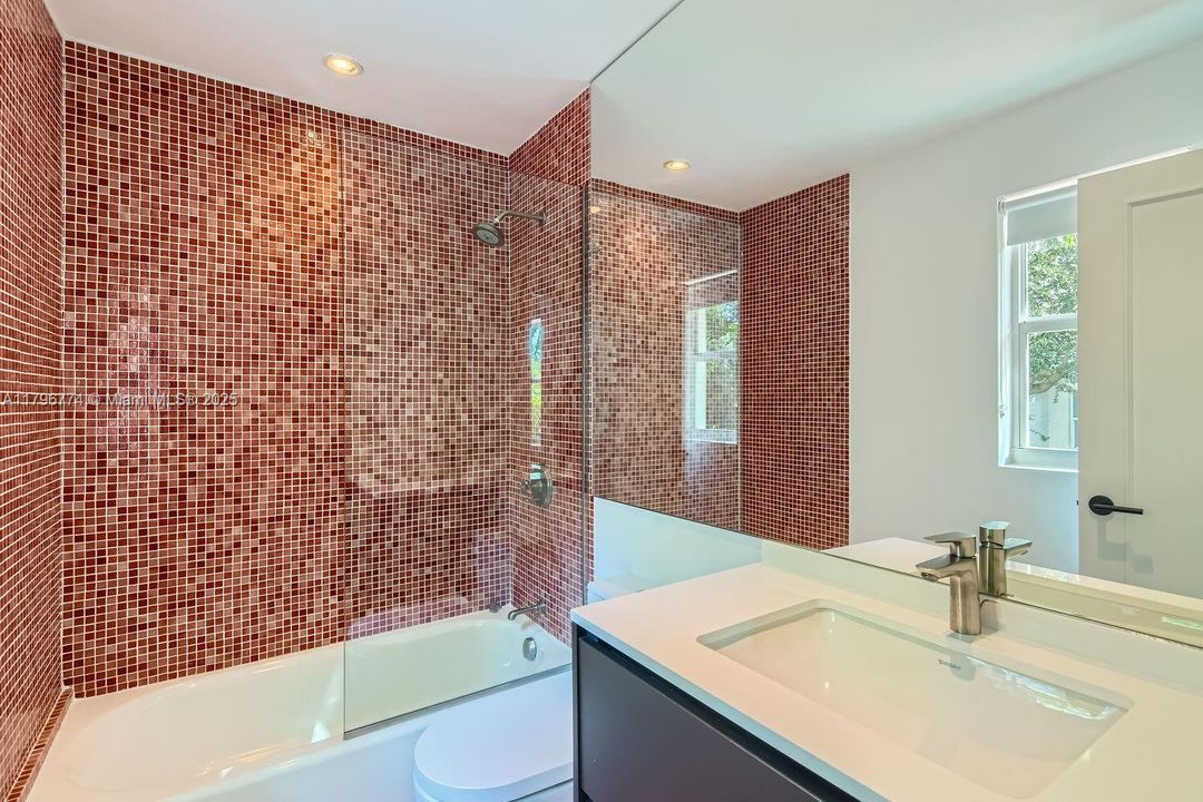 En Venta: $4,995,000 (7 camas, 6 baños, 4821 Pies cuadrados)