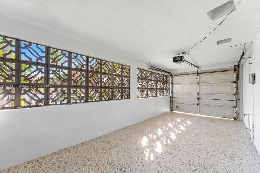 Recently Sold: $399,000 (3 beds, 2 baths, 1630 Square Feet)