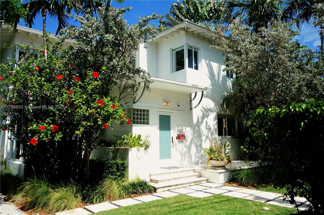 En Venta: $3,495,000 (4 camas, 4 baños, 2969 Pies cuadrados)