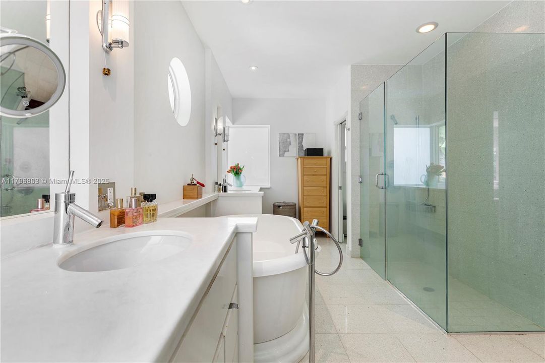 En Venta: $3,495,000 (4 camas, 4 baños, 2969 Pies cuadrados)
