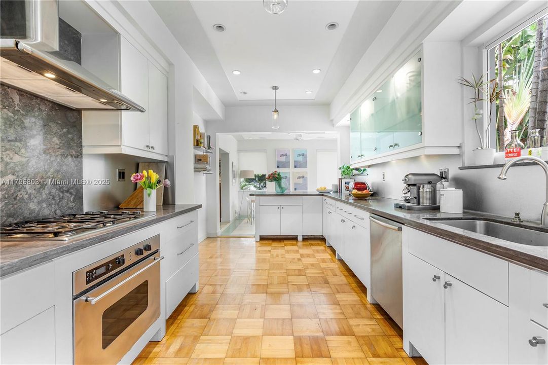 En Venta: $3,495,000 (4 camas, 4 baños, 2969 Pies cuadrados)