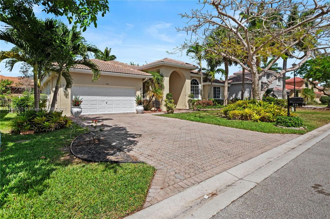 Recently Rented: $5,000 (4 beds, 2 baths, 2758 Square Feet)