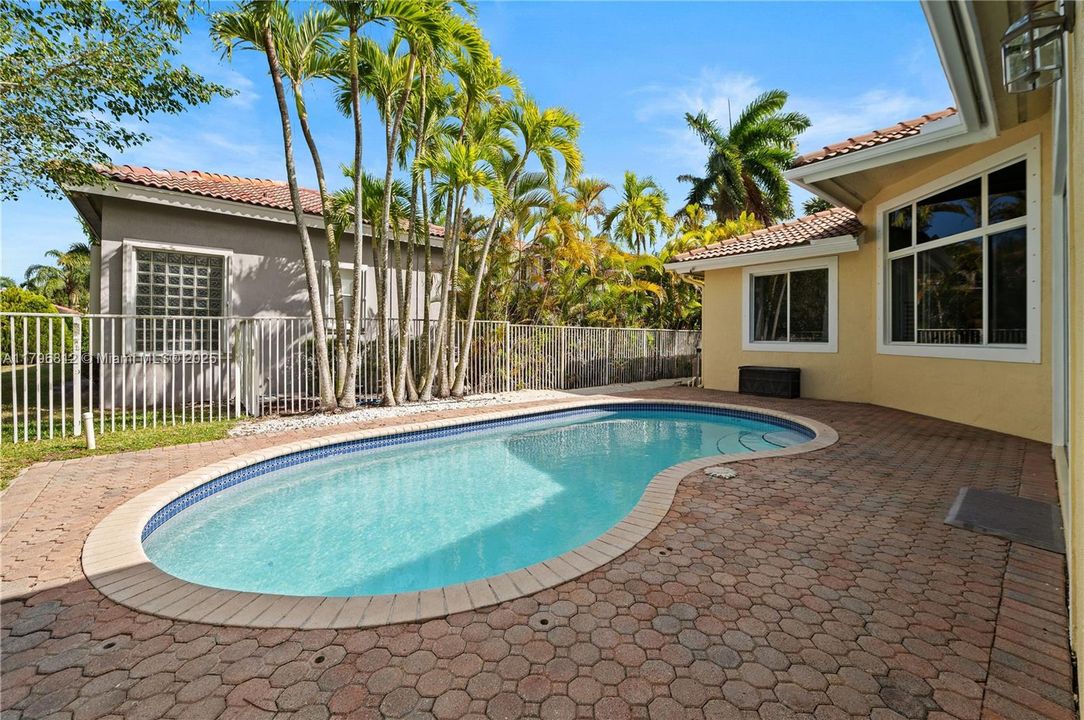 Recently Rented: $5,000 (4 beds, 2 baths, 2758 Square Feet)