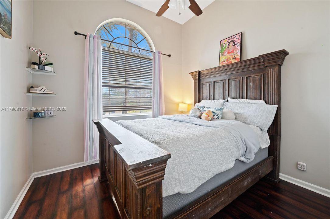 Recently Rented: $5,000 (4 beds, 2 baths, 2758 Square Feet)