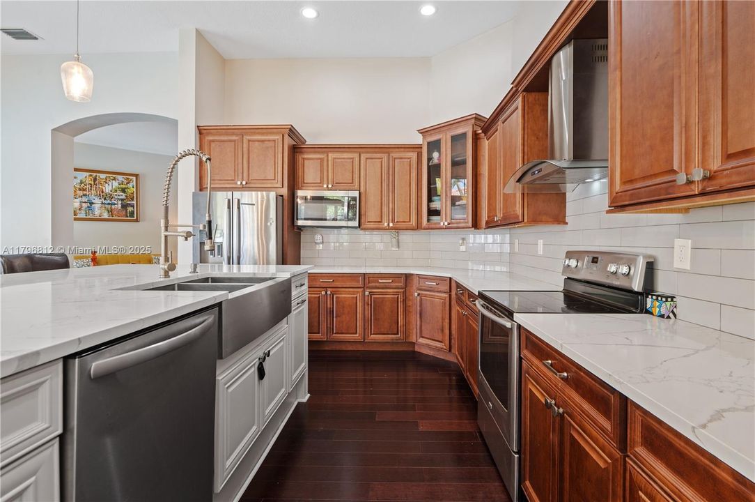 Recently Rented: $5,000 (4 beds, 2 baths, 2758 Square Feet)