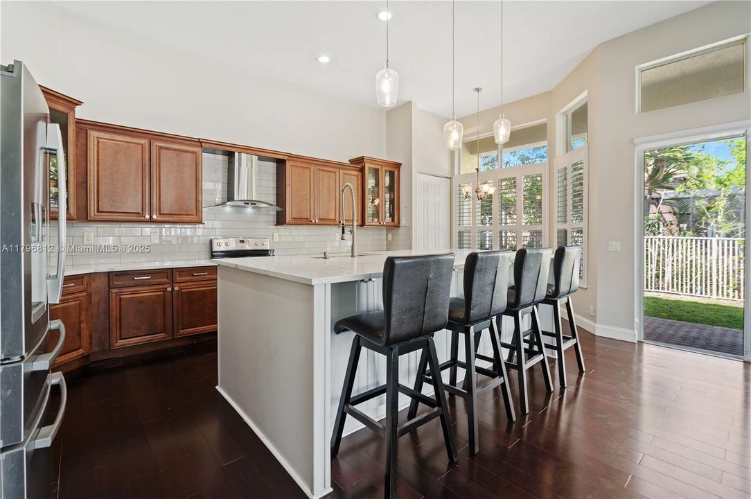 Recently Rented: $5,000 (4 beds, 2 baths, 2758 Square Feet)