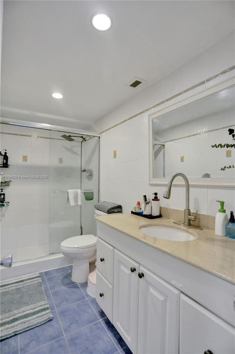 待售: $469,000 (2 贝兹, 2 浴室, 1220 平方英尺)