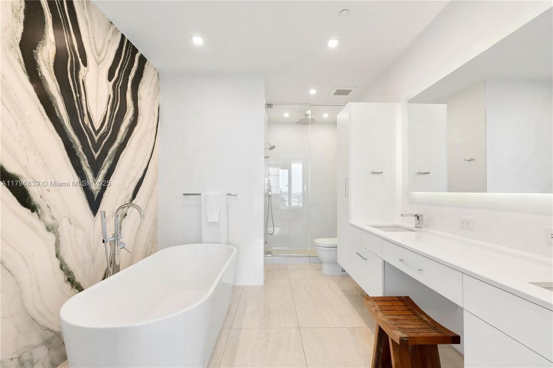 待售: $3,650,000 (1 贝兹, 1 浴室, 1365 平方英尺)