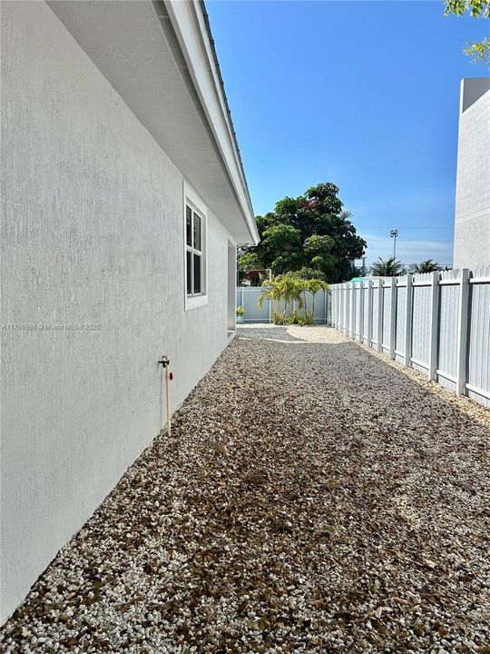 最近租的: $3,200 (3 贝兹, 2 浴室, 1260 平方英尺)