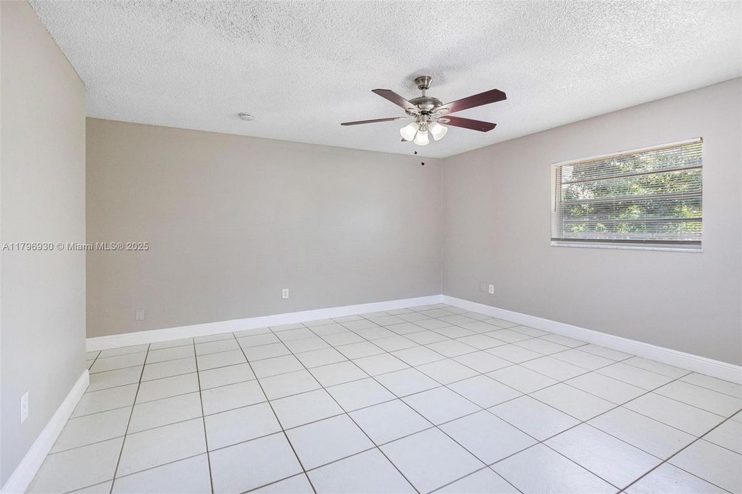 Recently Sold: $467,000 (3 beds, 2 baths, 1538 Square Feet)