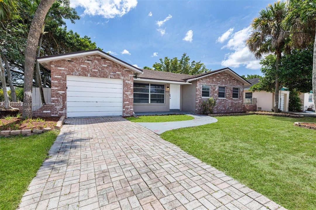 Recently Sold: $467,000 (3 beds, 2 baths, 1538 Square Feet)