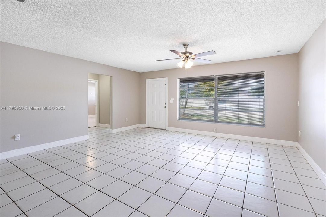 Recently Sold: $467,000 (3 beds, 2 baths, 1538 Square Feet)