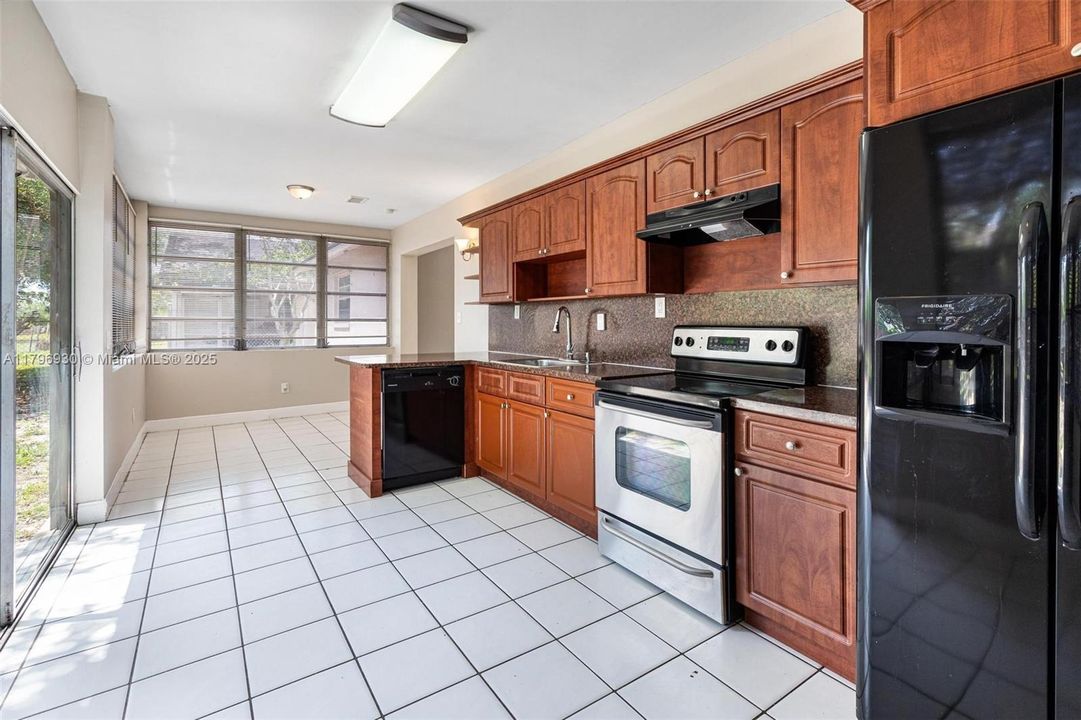 Recently Sold: $467,000 (3 beds, 2 baths, 1538 Square Feet)