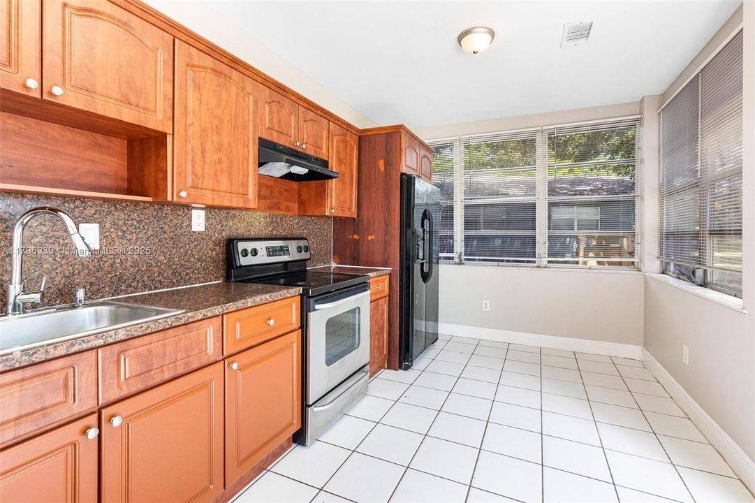 Recently Sold: $467,000 (3 beds, 2 baths, 1538 Square Feet)