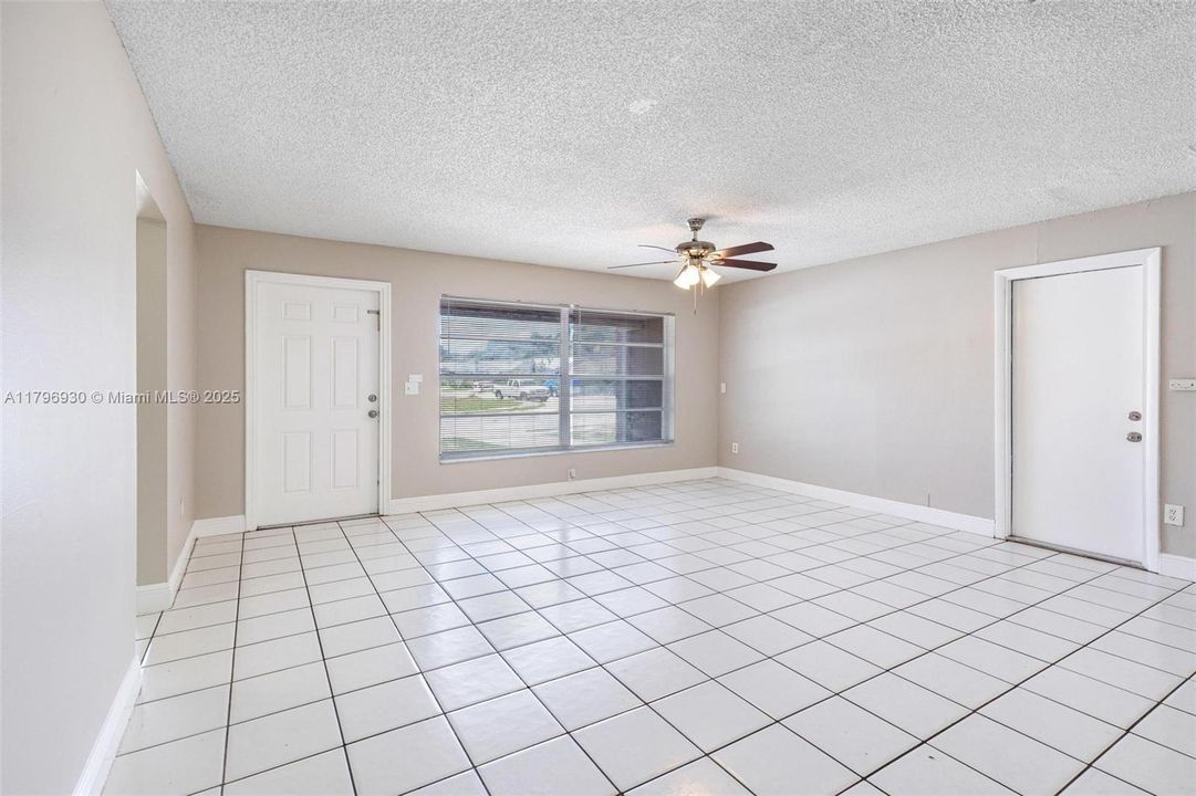 Recently Sold: $467,000 (3 beds, 2 baths, 1538 Square Feet)