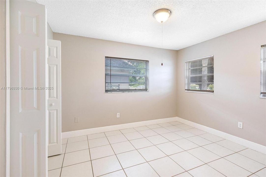 Recently Sold: $467,000 (3 beds, 2 baths, 1538 Square Feet)