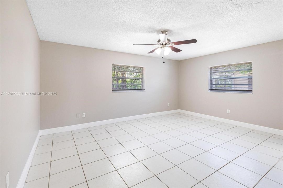 Recently Sold: $467,000 (3 beds, 2 baths, 1538 Square Feet)
