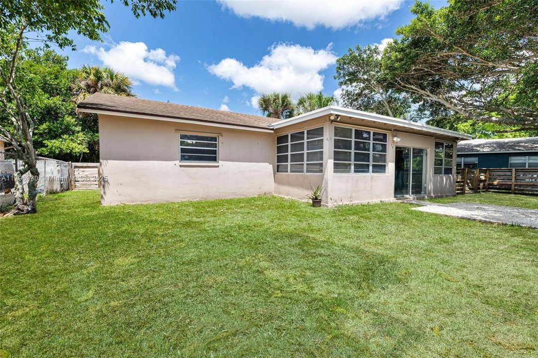 Recently Sold: $467,000 (3 beds, 2 baths, 1538 Square Feet)