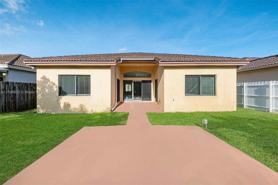 Recently Sold: $467,000 (3 beds, 2 baths, 1538 Square Feet)