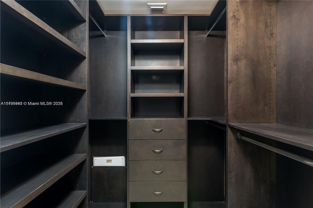 Vendido Recientemente: $535,000 (1 camas, 1 baños, 943 Pies cuadrados)