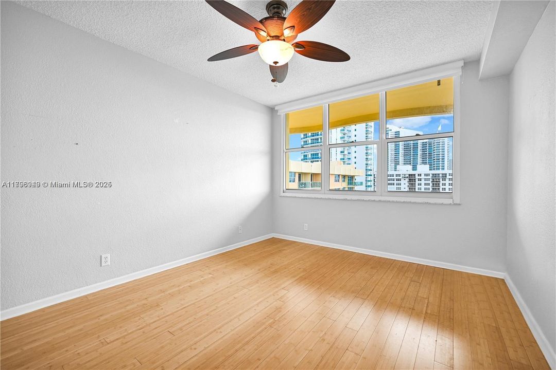 Recently Rented: $3,000 (2 beds, 2 baths, 1198 Square Feet)