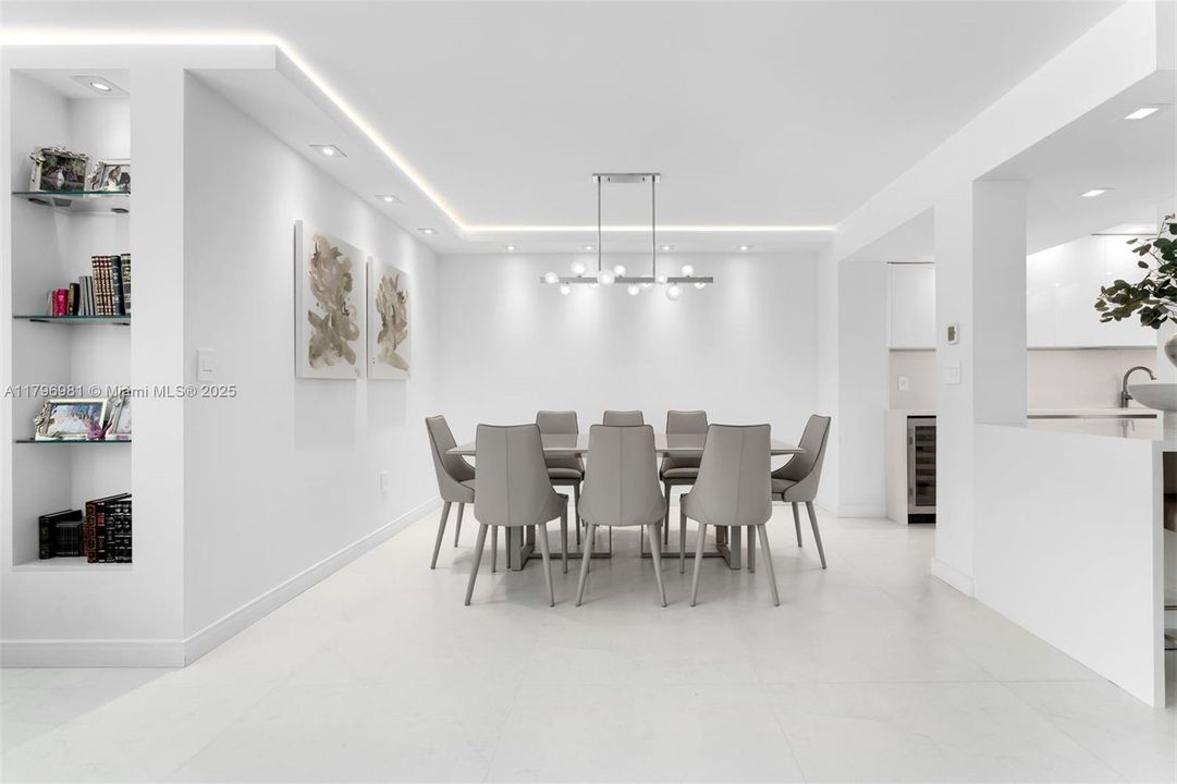 На продажу: $2,100,000 (2 спален, 2 ванн, 1688 Квадратных фут)