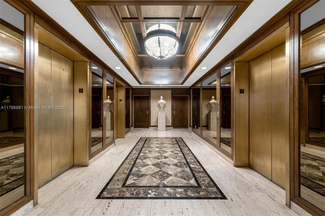 На продажу: $2,100,000 (2 спален, 2 ванн, 1688 Квадратных фут)