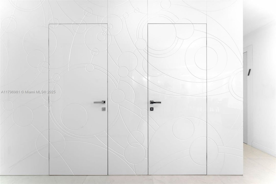 На продажу: $2,100,000 (2 спален, 2 ванн, 1688 Квадратных фут)