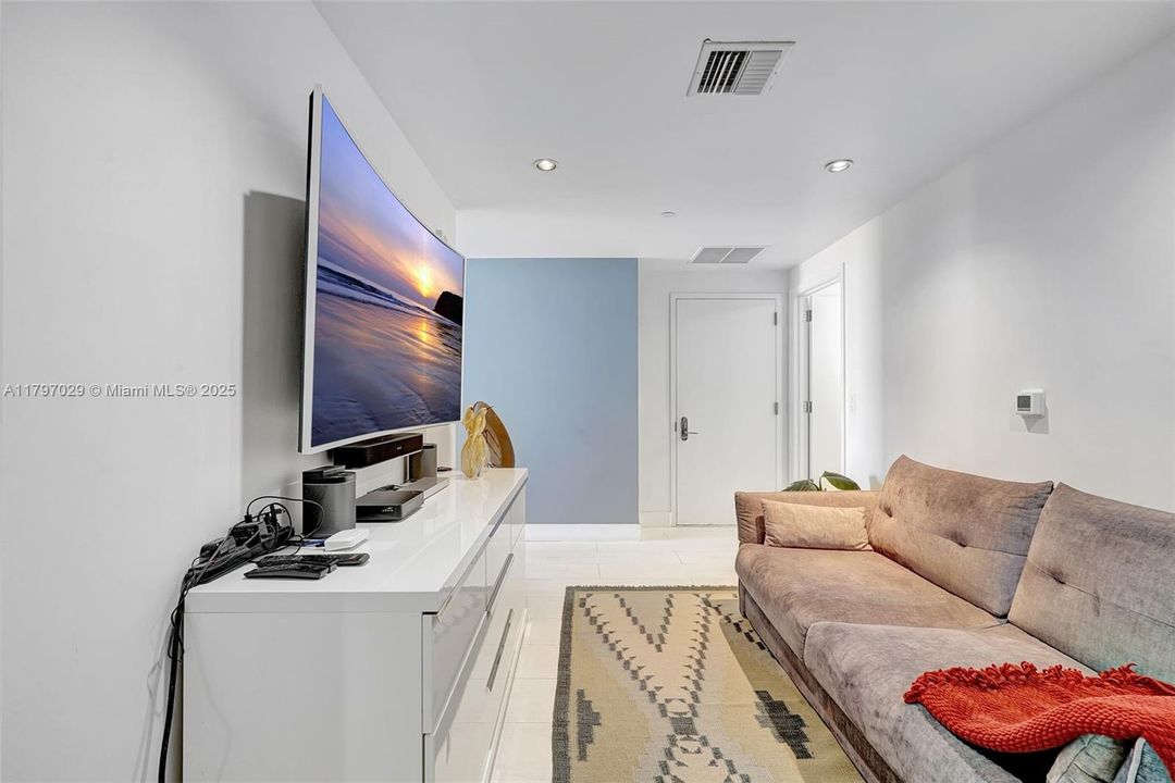 En Venta: $1,550,000 (1 camas, 2 baños, 1161 Pies cuadrados)