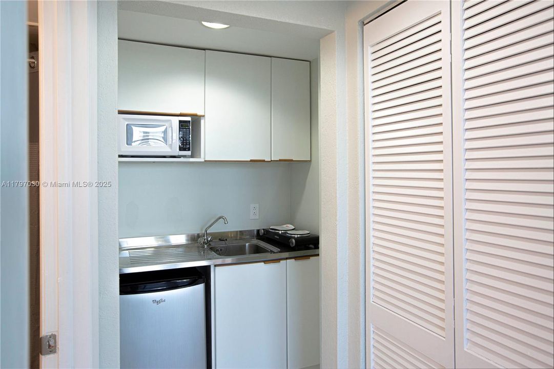 Vendido Recientemente: $210,000 (0 camas, 1 baños, 440 Pies cuadrados)