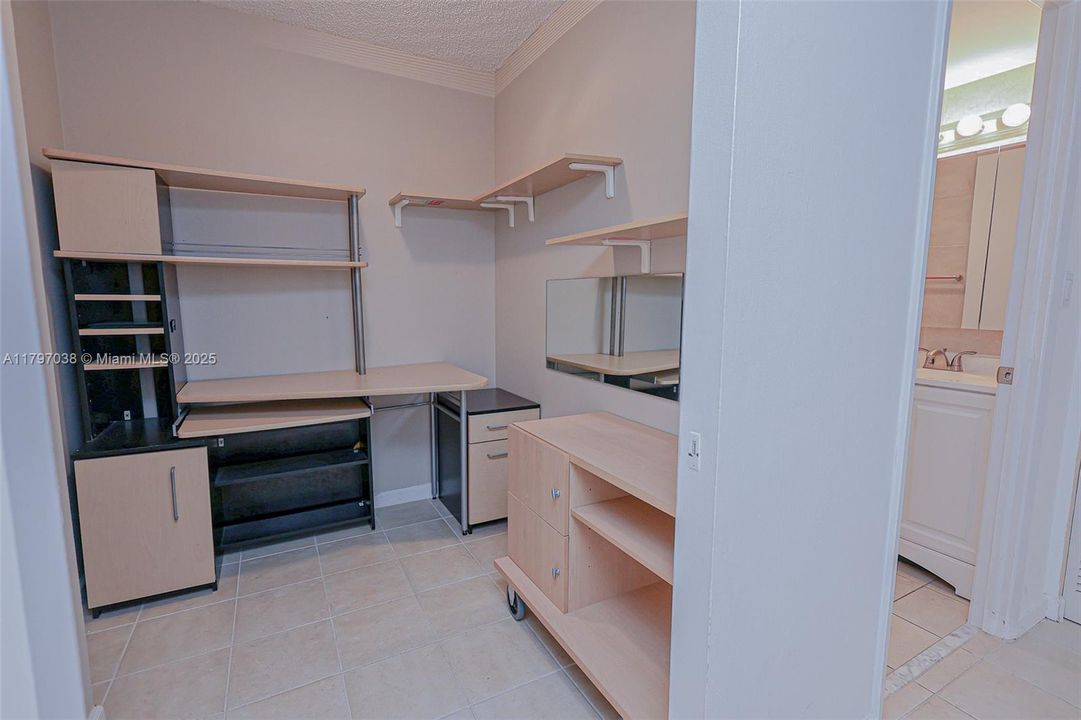 待售: $655,000 (2 贝兹, 2 浴室, 1723 平方英尺)