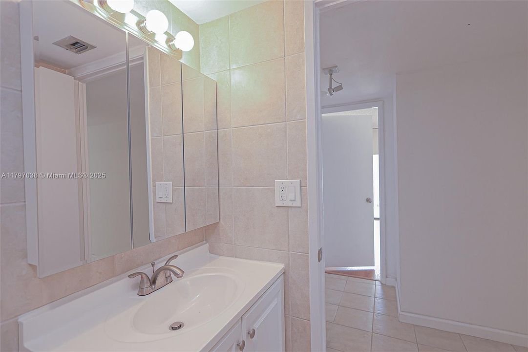 待售: $655,000 (2 贝兹, 2 浴室, 1723 平方英尺)