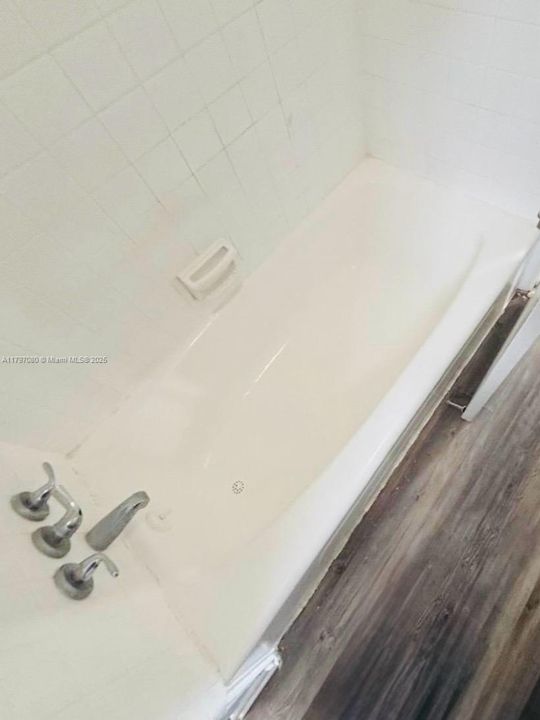 For Sale: $89,000 (2 beds, 1 baths, 950 Square Feet)